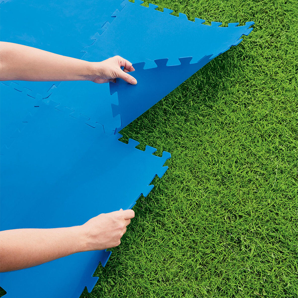 Skyddande golv för flyttbara pooler Bestway 50 x 50 cm - finns hos Aktivcamping