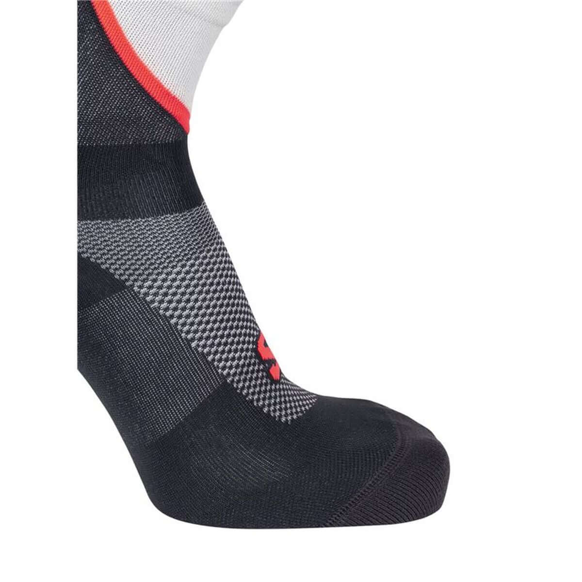 Sportstrumpor Salomon Pulse Ankle finns hos Aktivcamping