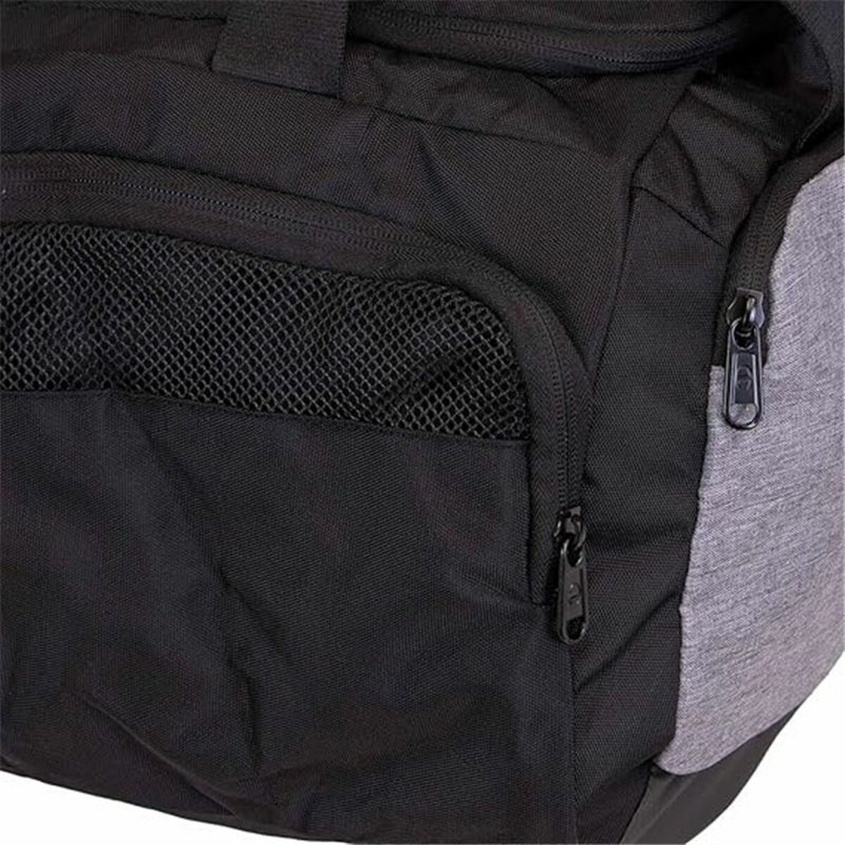 Sportväska Champion Small Duffel Svart One size finns hos Aktivcamping
