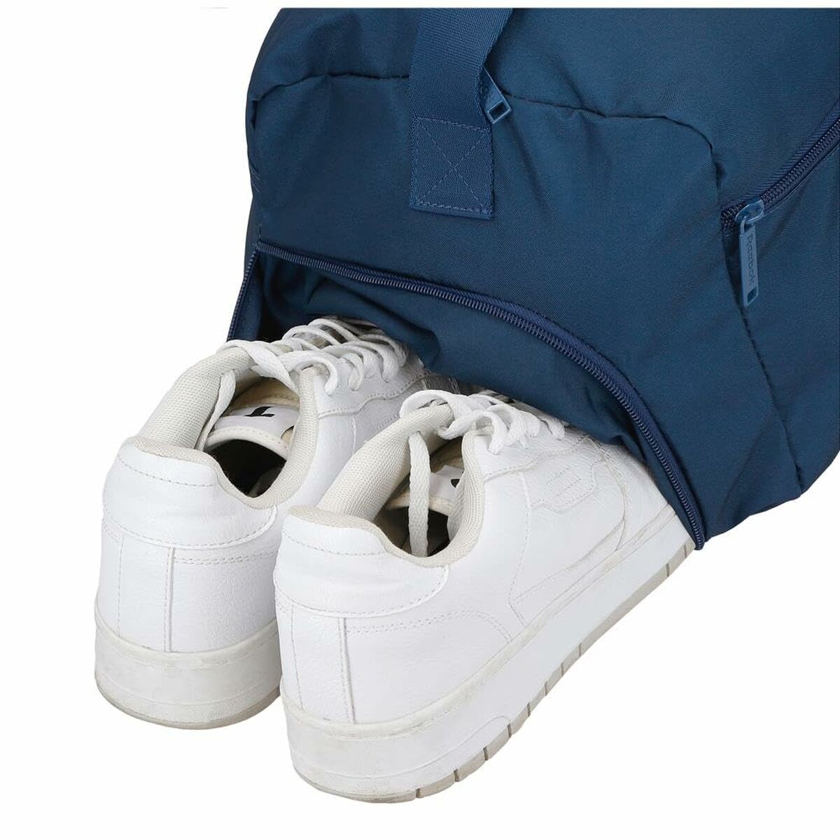 Sportväska Reebok ASHLAND 8023532 - finns hos Aktivcamping