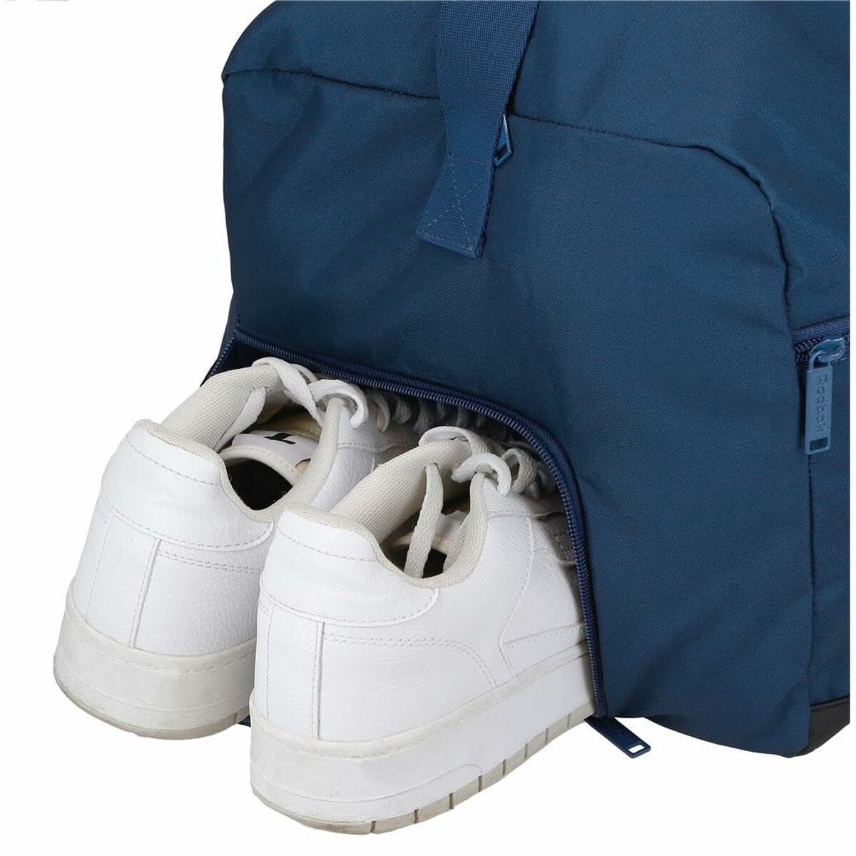 Sportväska Reebok ASHLAND 8023632 finns hos Aktivcamping