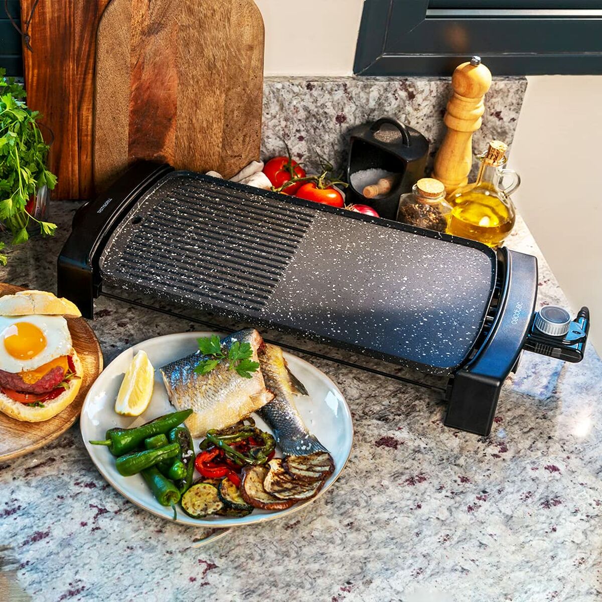 Stekbord Cecotec Tasty&Grill 2500 RockWater MixGrill 2150 W finns hos Aktivcamping