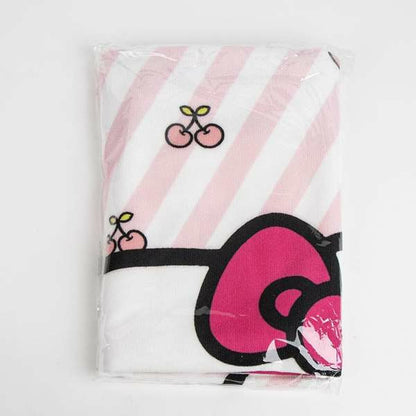 Strandbadduk Hello Kitty 70 x 140 cm finns hos Aktivcamping