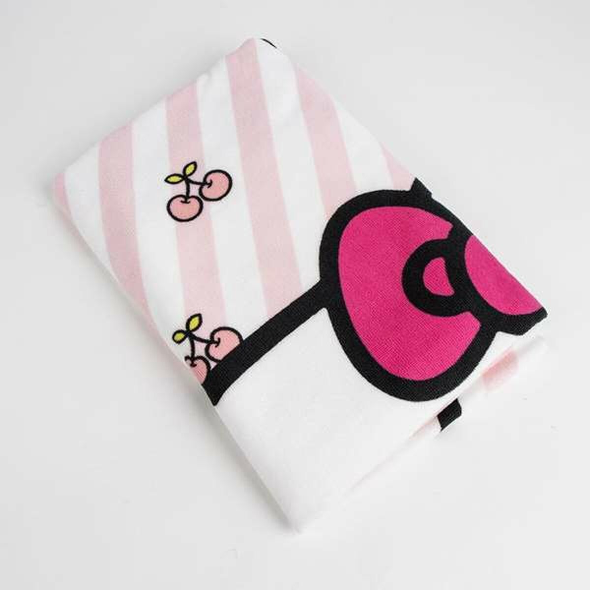 Strandbadduk Hello Kitty 70 x 140 cm finns hos Aktivcamping