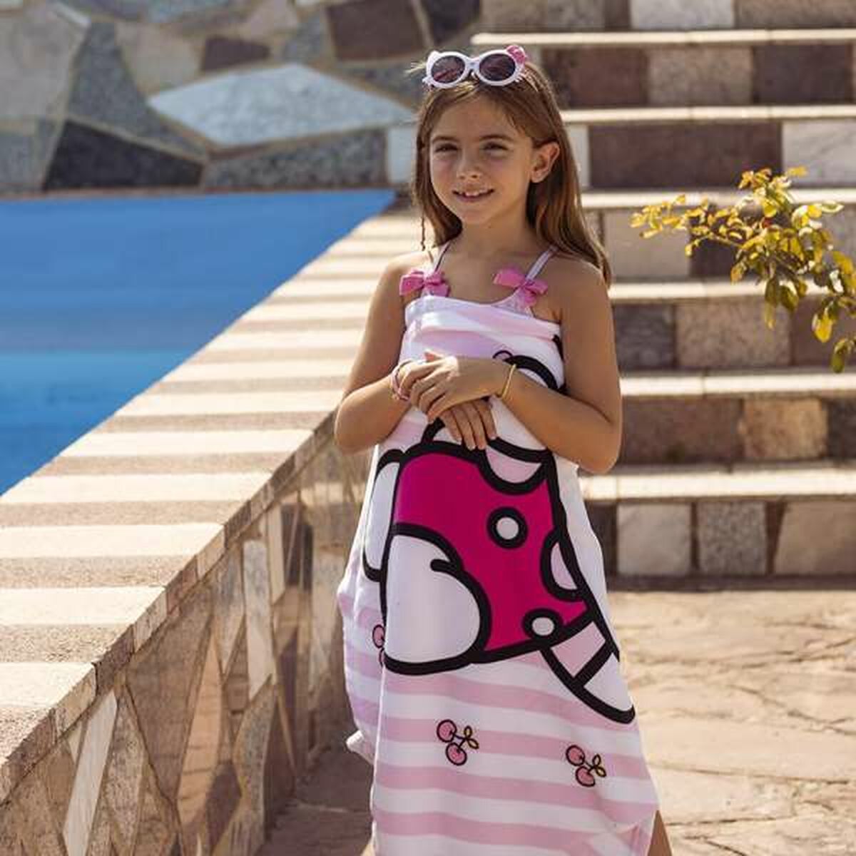 Strandbadduk Hello Kitty 70 x 140 cm finns hos Aktivcamping