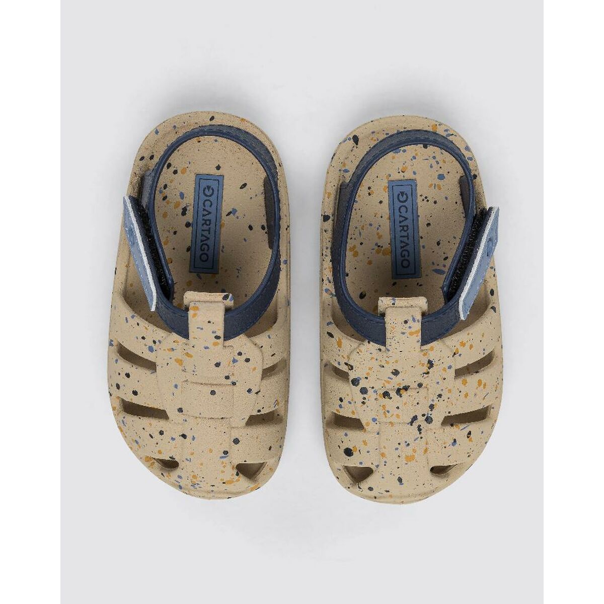 Strandtofflor för barn Cartago CARTAGO OSLO SAND BABY C12118 BB705 Beige finns hos Aktivcamping