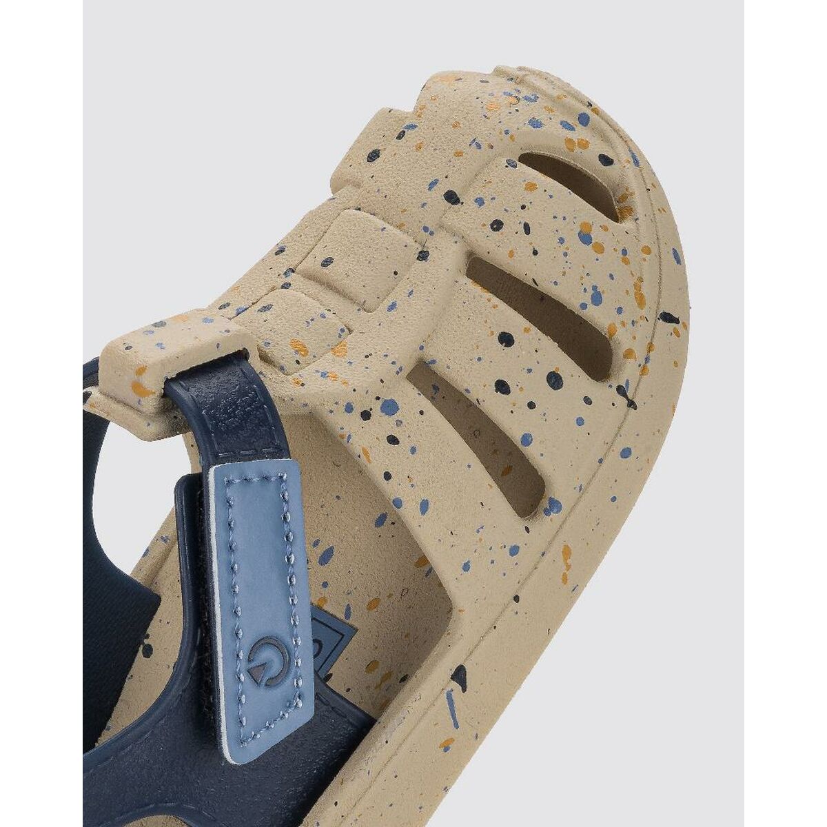 Strandtofflor för barn Cartago CARTAGO OSLO SAND BABY C12118 BB705 Beige finns hos Aktivcamping