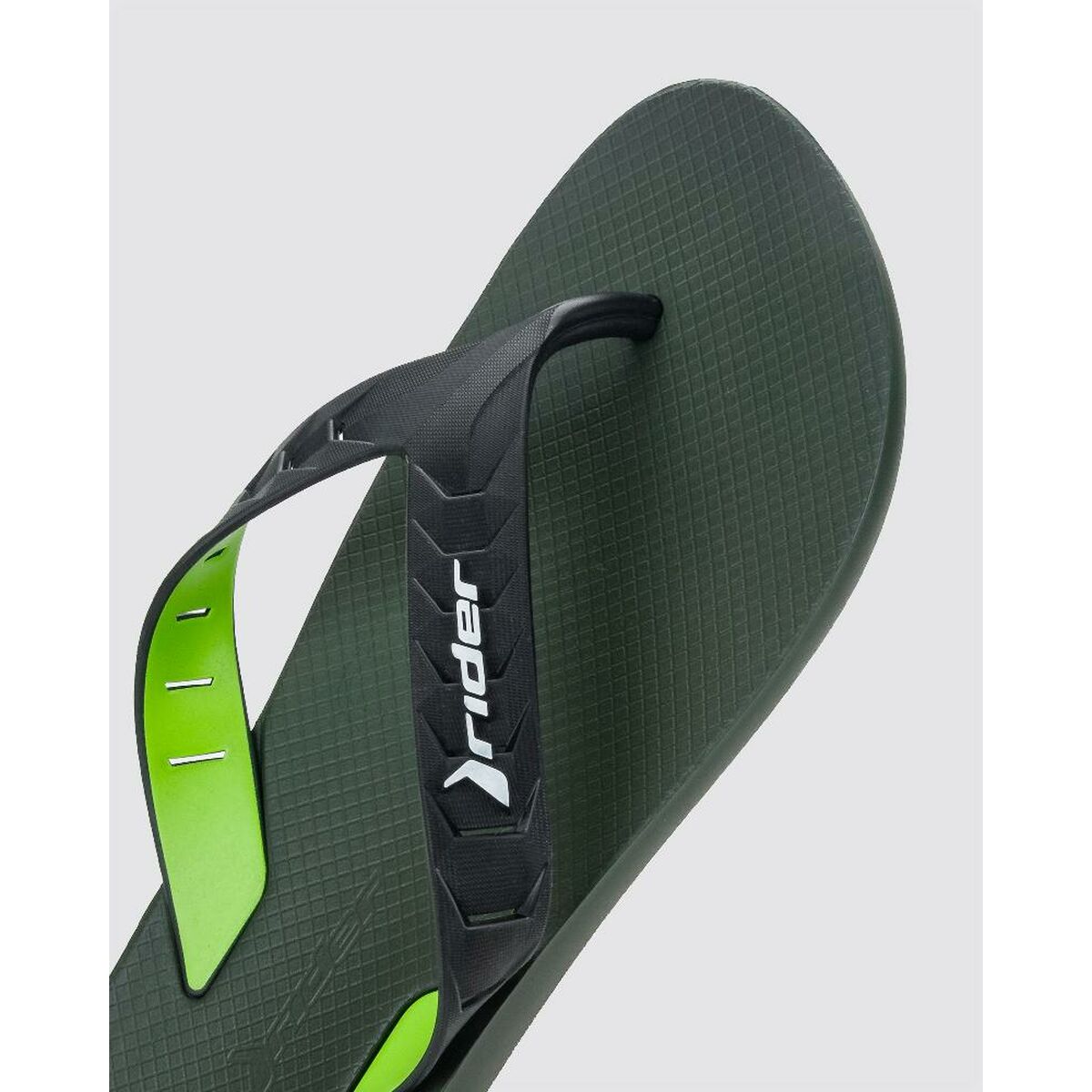 Strandtofflor för män Rider RIDER STREET DUO THONG AD R12430 BC599 Grön finns hos Aktivcamping