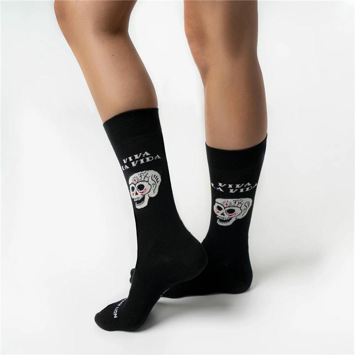 Strumpor Jimmy Lion Frida Viva La Vida 41-46 finns hos Aktivcamping