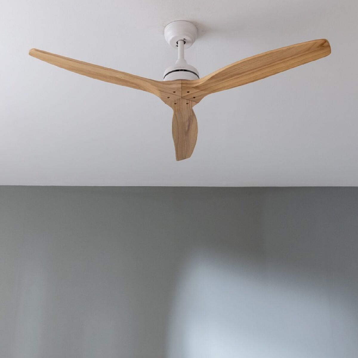 Takfläkt Cecotec EnergySilence Aero 5270 40 W Ø132 cm Trä finns hos Aktivcamping