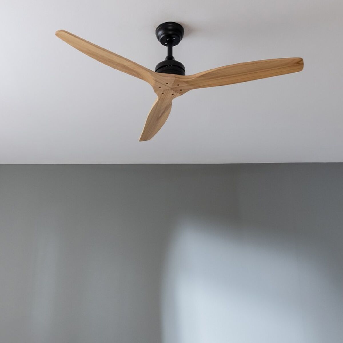 Takfläkt Cecotec EnergySilence Aero 5270 Svart 40 W Ø132 cm Trä finns hos Aktivcamping