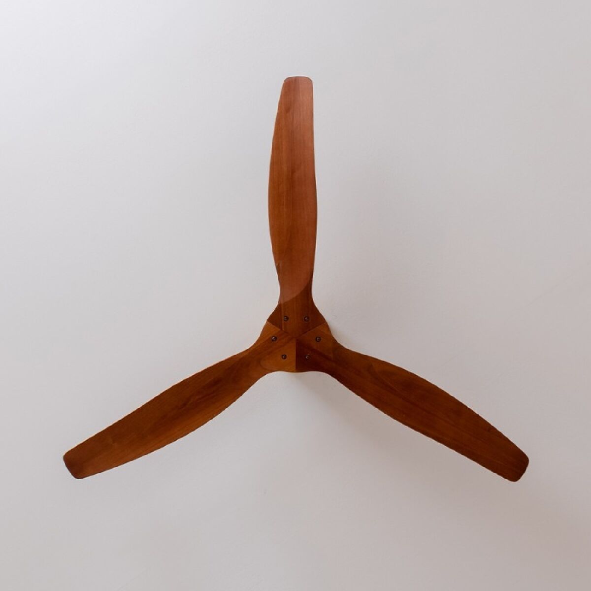 Takfläkt Cecotec EnergySilence Aero 5500 Aqua 40 W Ø132 cm Trä finns hos Aktivcamping