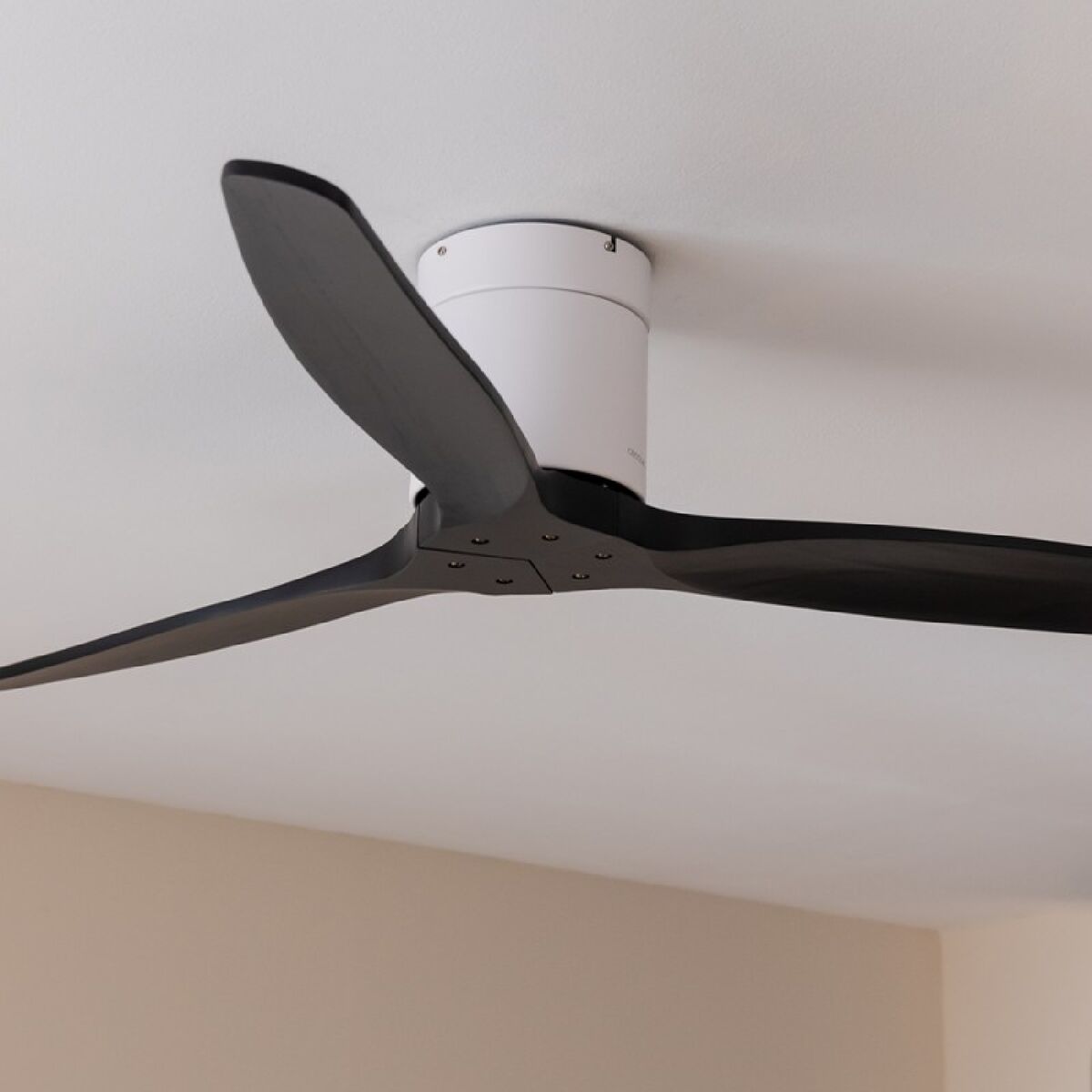 Takfläkt Cecotec EnergySilence Aero 5500 Vit Svart 40 W Ø132 cm finns hos Aktivcamping