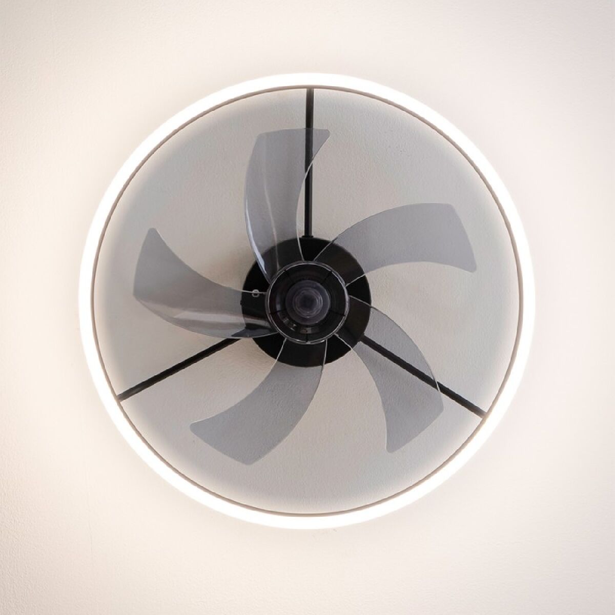 Takfläkt Cecotec EnergySilence LampAero 650 FlowLight 20 W 45 W finns hos Aktivcamping