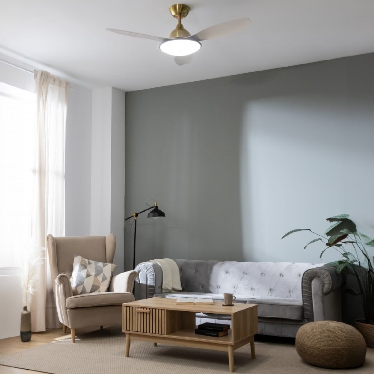 Takfläkt med belysning Cecotec EnergySilence 4800 Vit Gyllene 36 W finns hos Aktivcamping