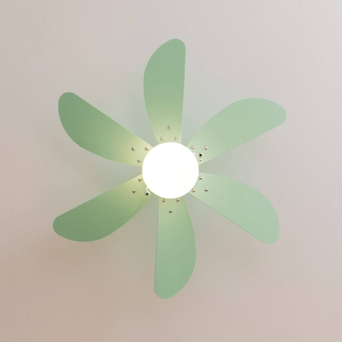 Takfläkt med belysning Cecotec EnergySilence Aero 3600 Vision 50 W Mint finns hos Aktivcamping
