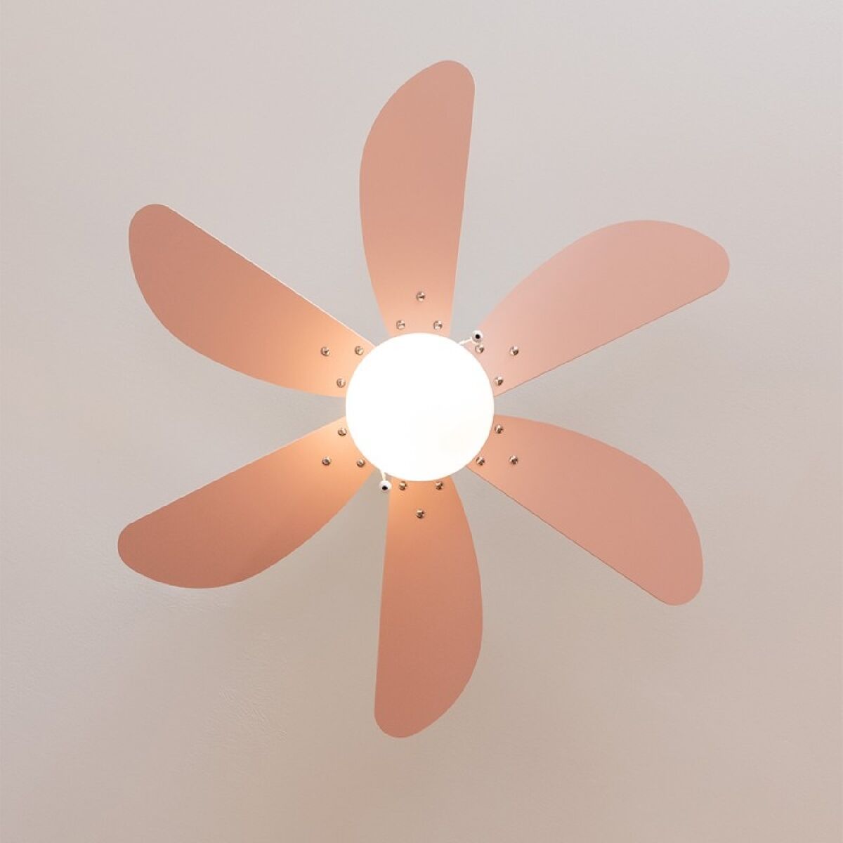 Takfläkt med belysning Cecotec EnergySilence Aero 3600 Vision Full 50 W finns hos Aktivcamping