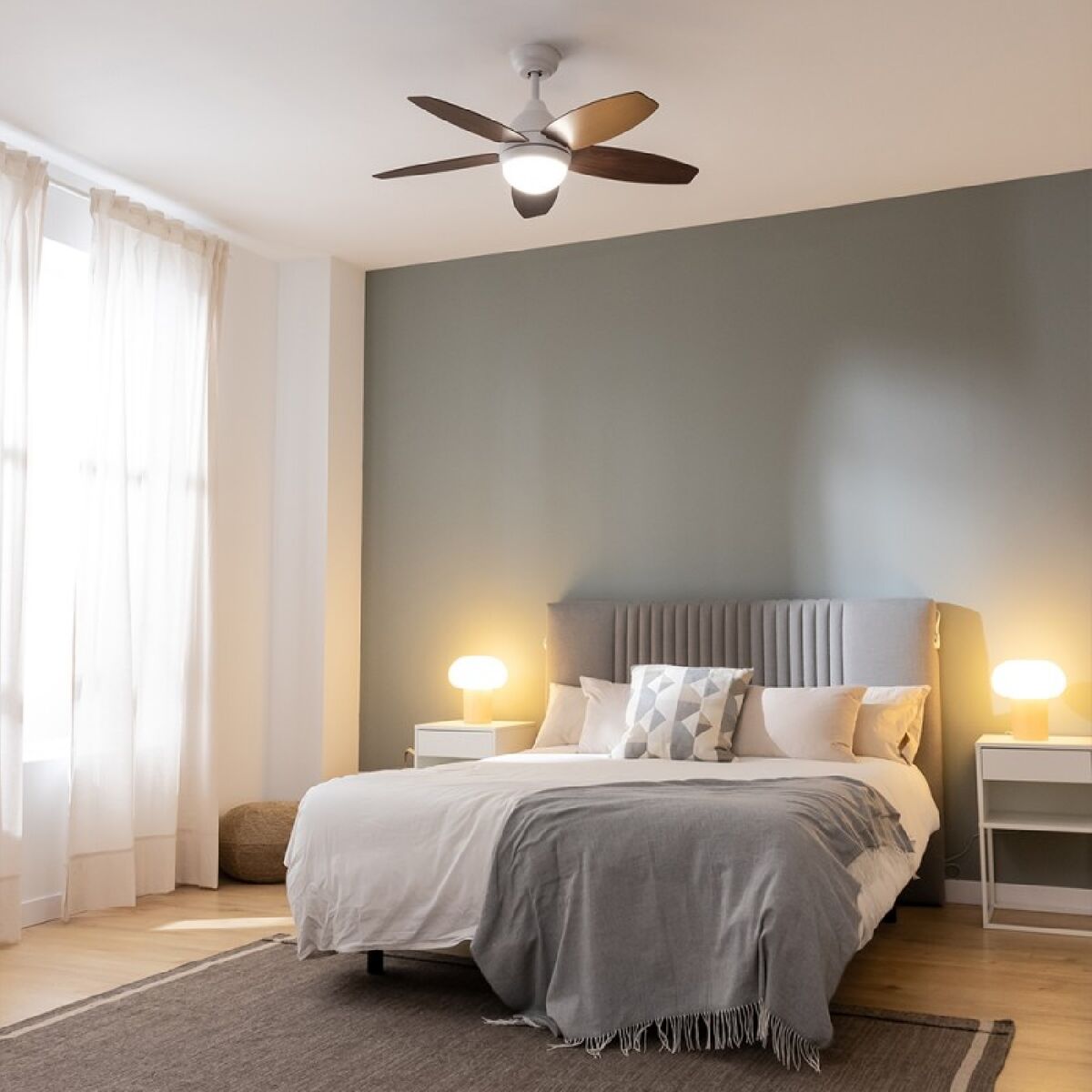 Takfläkt med belysning Cecotec EnergySilence Aero 4200 15 W 53 W finns hos Aktivcamping