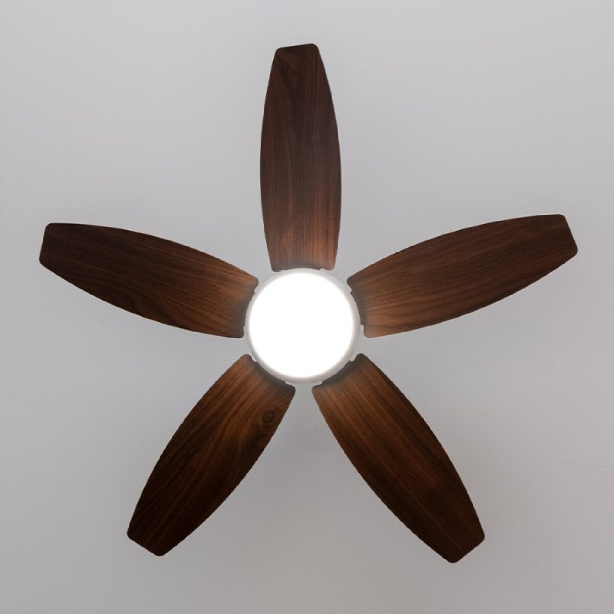 Takfläkt med belysning Cecotec EnergySilence Aero 4200 15 W 53 W finns hos Aktivcamping