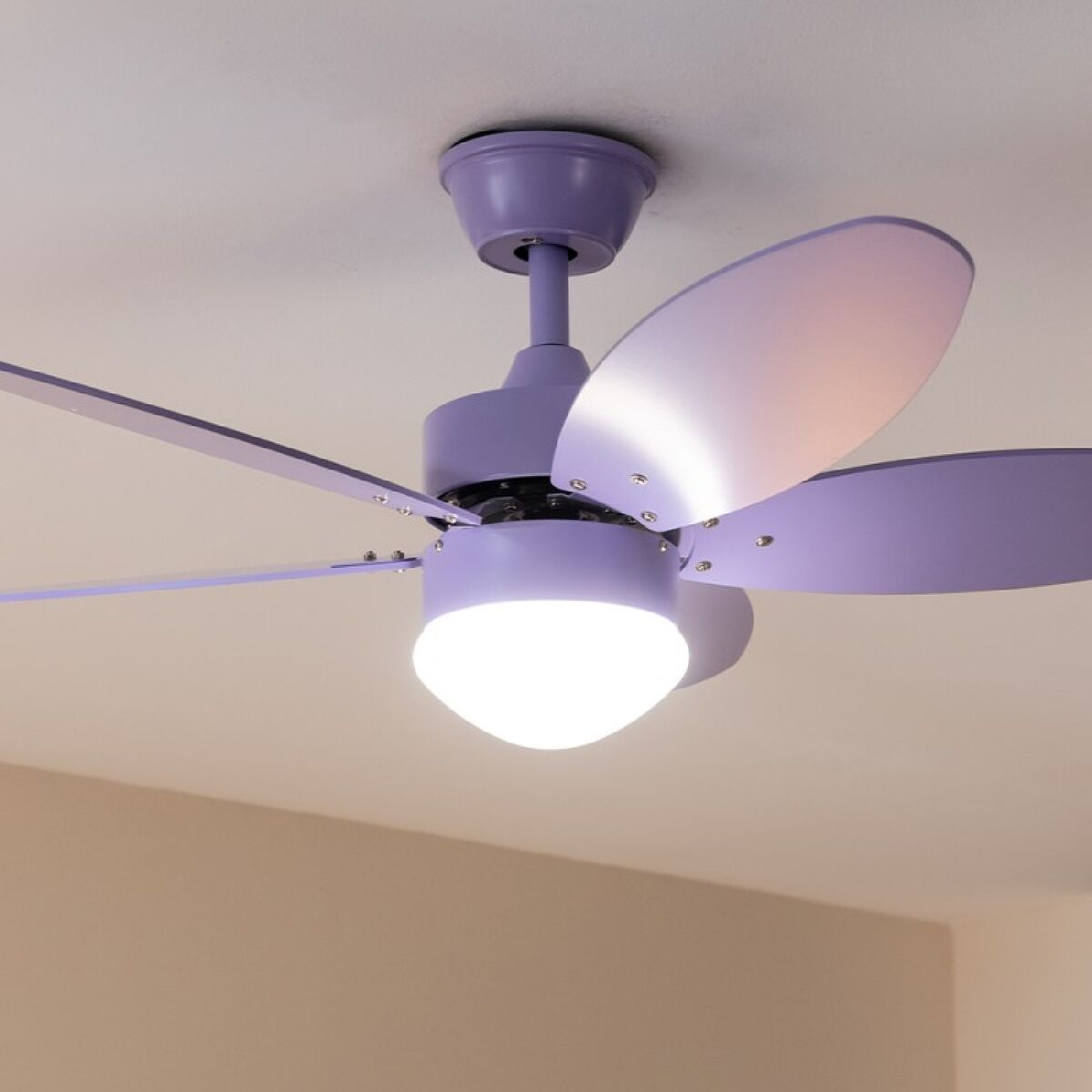 Takfläkt med belysning Cecotec EnergySilence Aero 4260 Purpur 18 W 40 W finns hos Aktivcamping