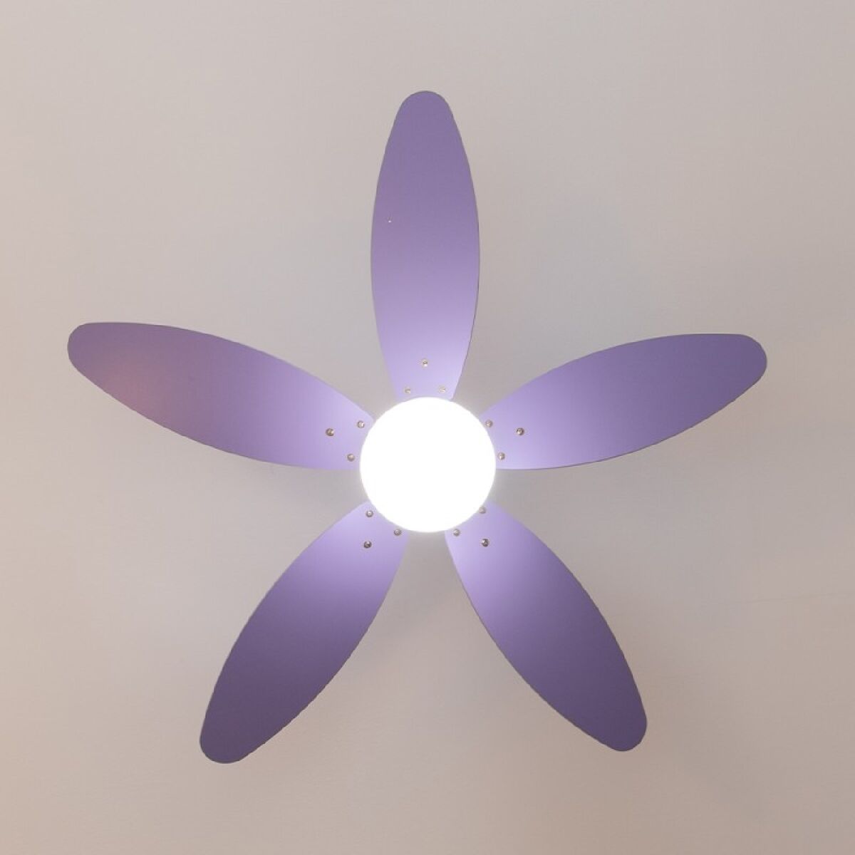 Takfläkt med belysning Cecotec EnergySilence Aero 4260 Purpur 18 W 40 W finns hos Aktivcamping
