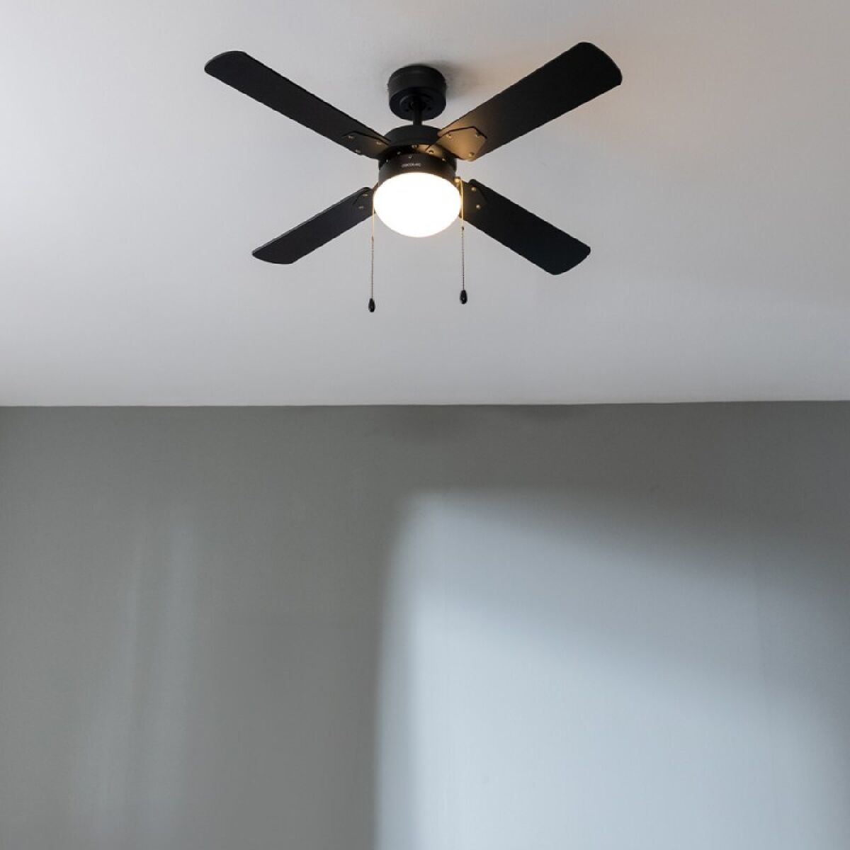Takfläkt med belysning Cecotec EnergySilence Aero 450 Svart 50 W finns hos Aktivcamping