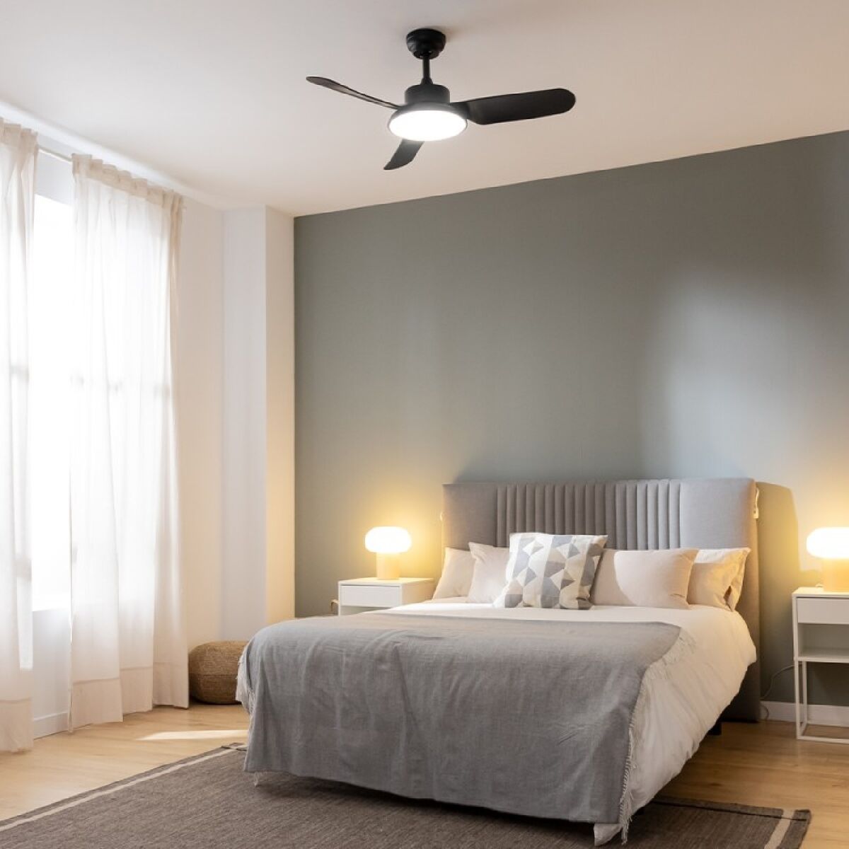 Takfläkt med belysning Cecotec EnergySilence Aero 5200 Svart 22 W 40 W finns hos Aktivcamping