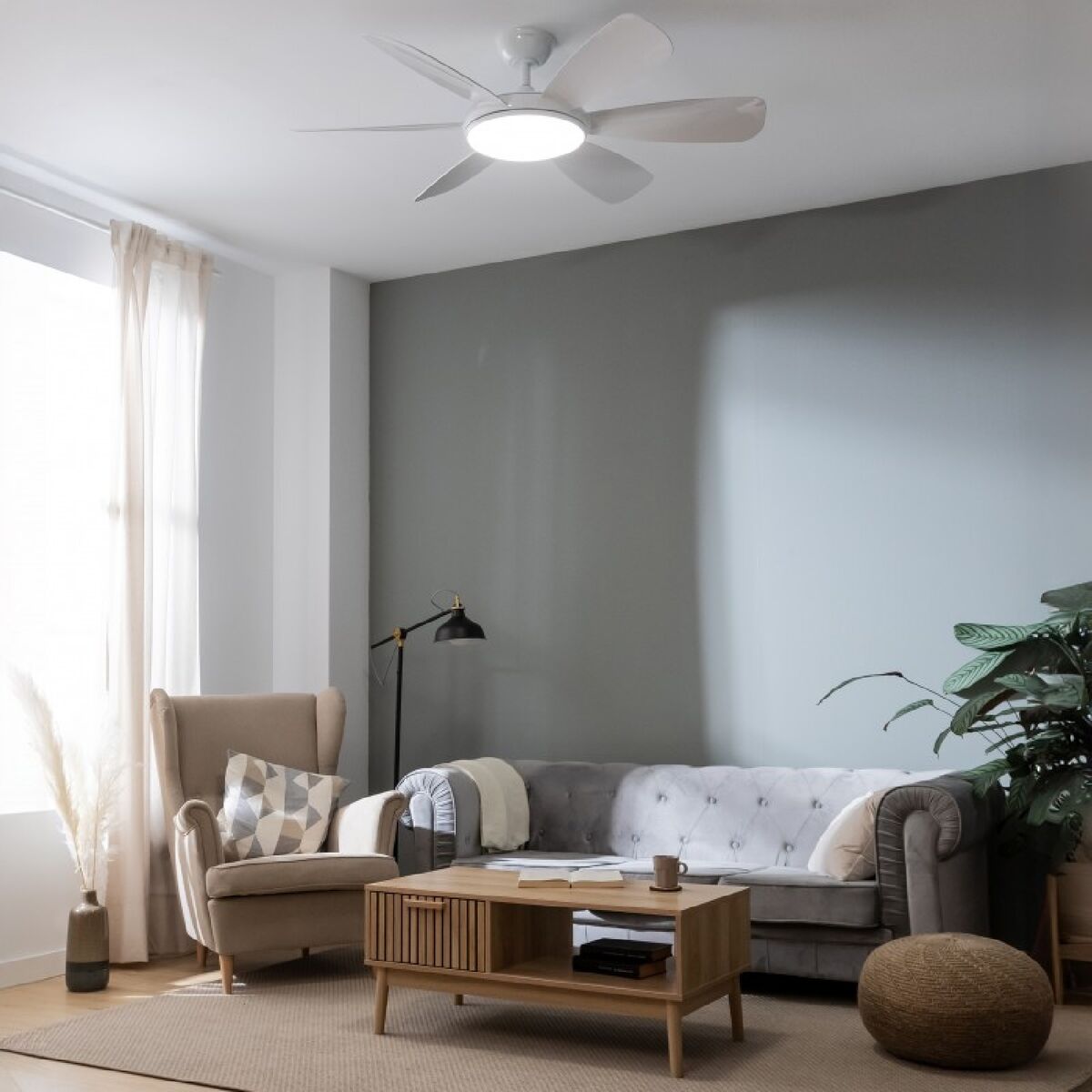 Takfläkt med belysning Cecotec EnergySilence Aero 5200 Vit 35 W - finns hos Aktivcamping