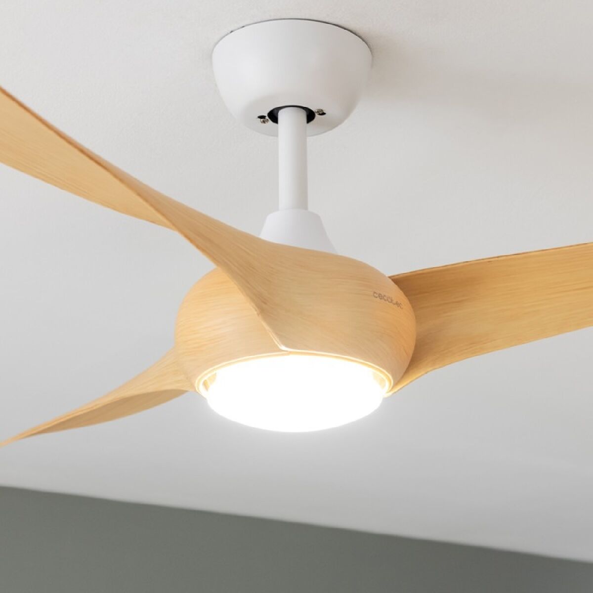 Takfläkt med belysning Cecotec EnergySilence Aero 5295 18 W 40 W Trä (3000-6500 K) finns hos Aktivcamping