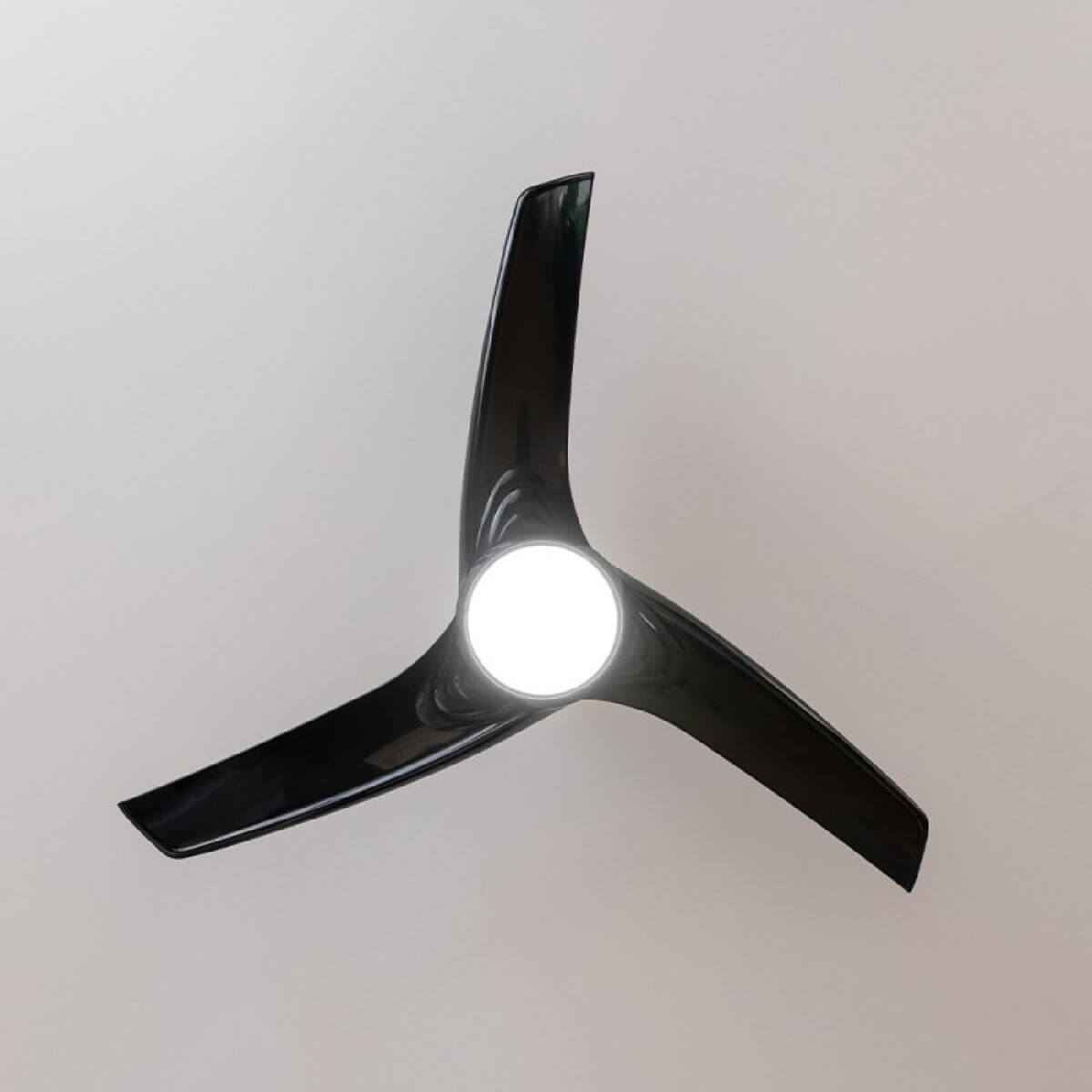 Takfläkt med belysning Cecotec EnergySilence Aero 560 Svart finns hos Aktivcamping