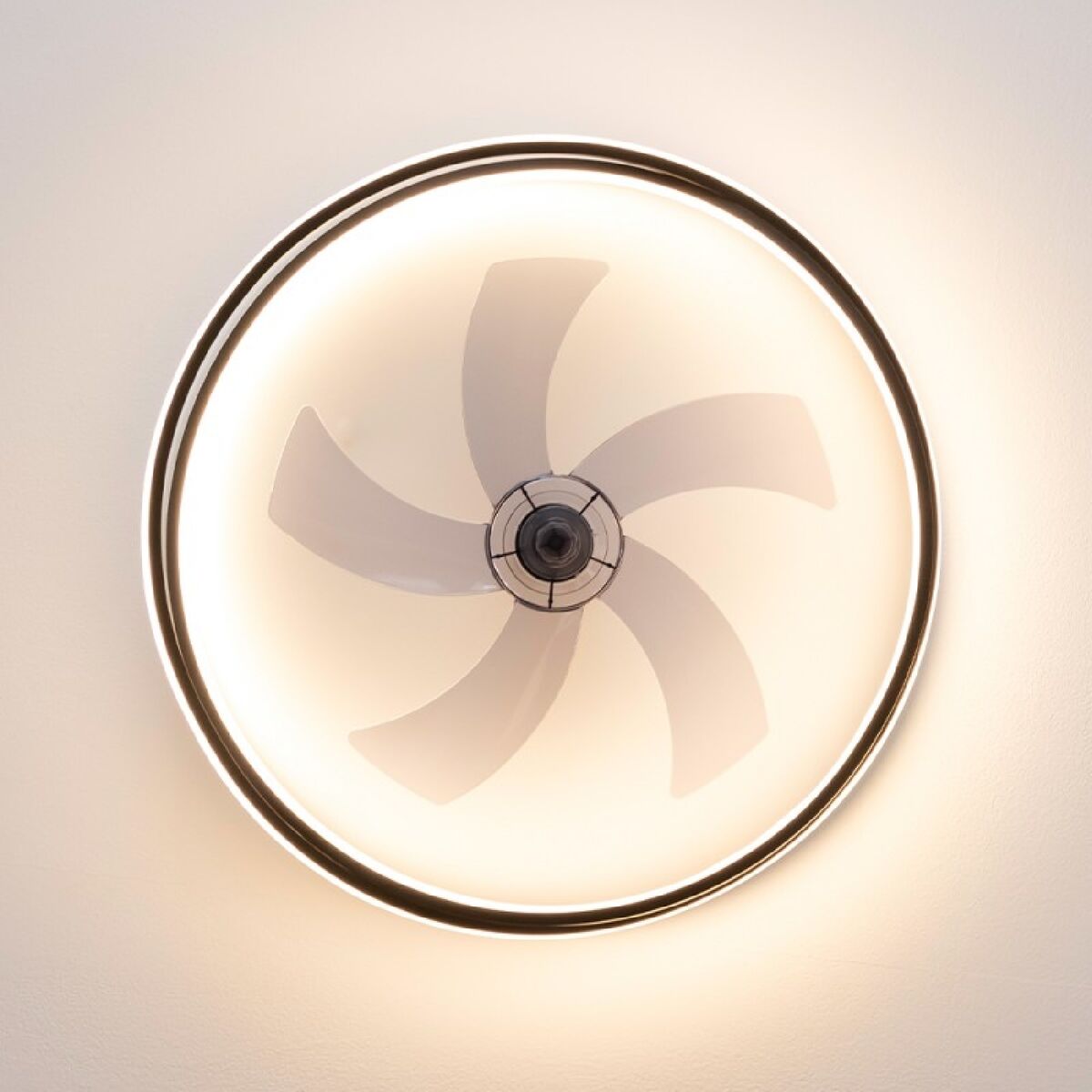 Takfläkt med belysning Cecotec EnergySilence LampAero 600 FlowLight 20 W 45 W finns hos Aktivcamping