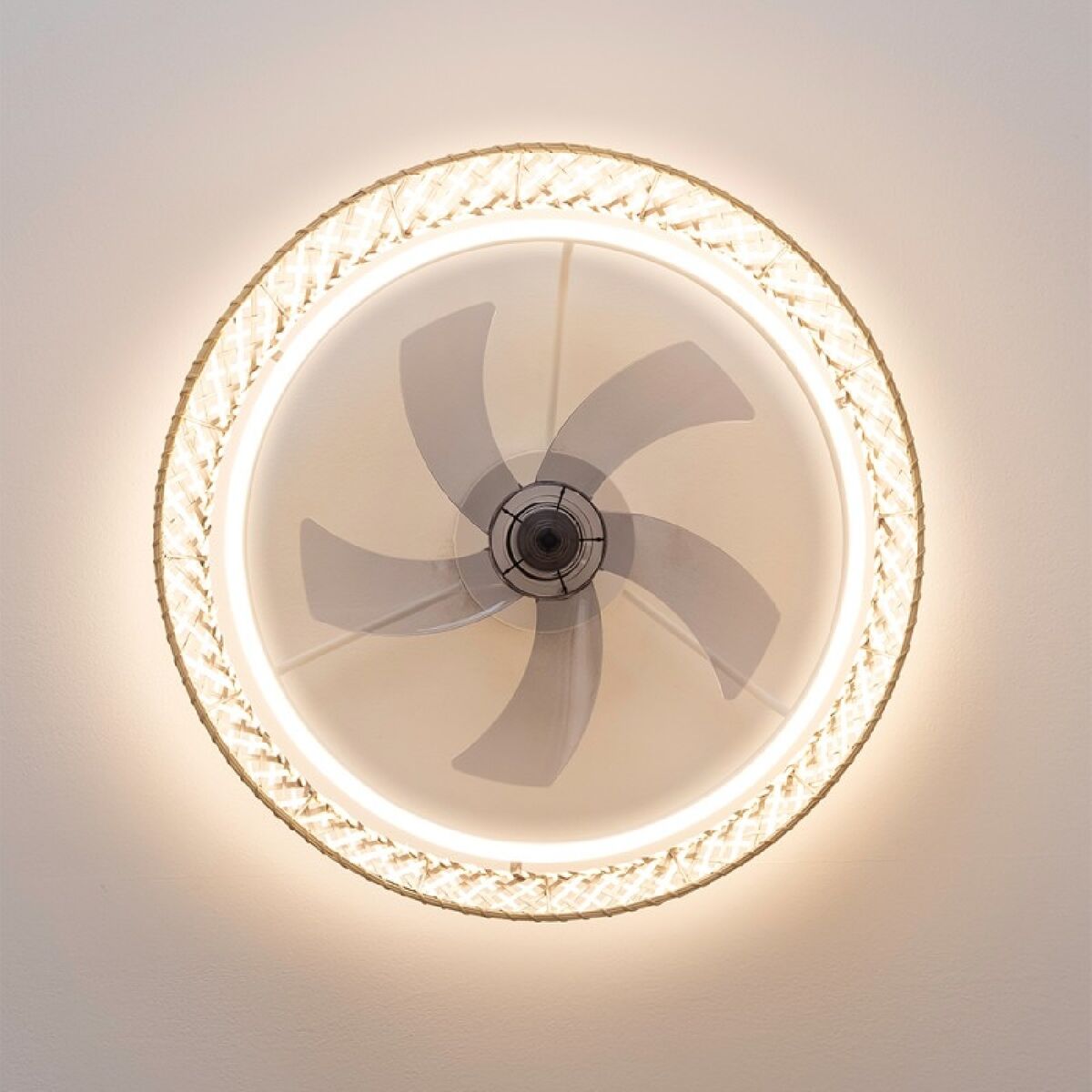 Takfläkt med belysning Cecotec EnergySilence LampAero 610 Natural Design 20 W 45 W finns hos Aktivcamping