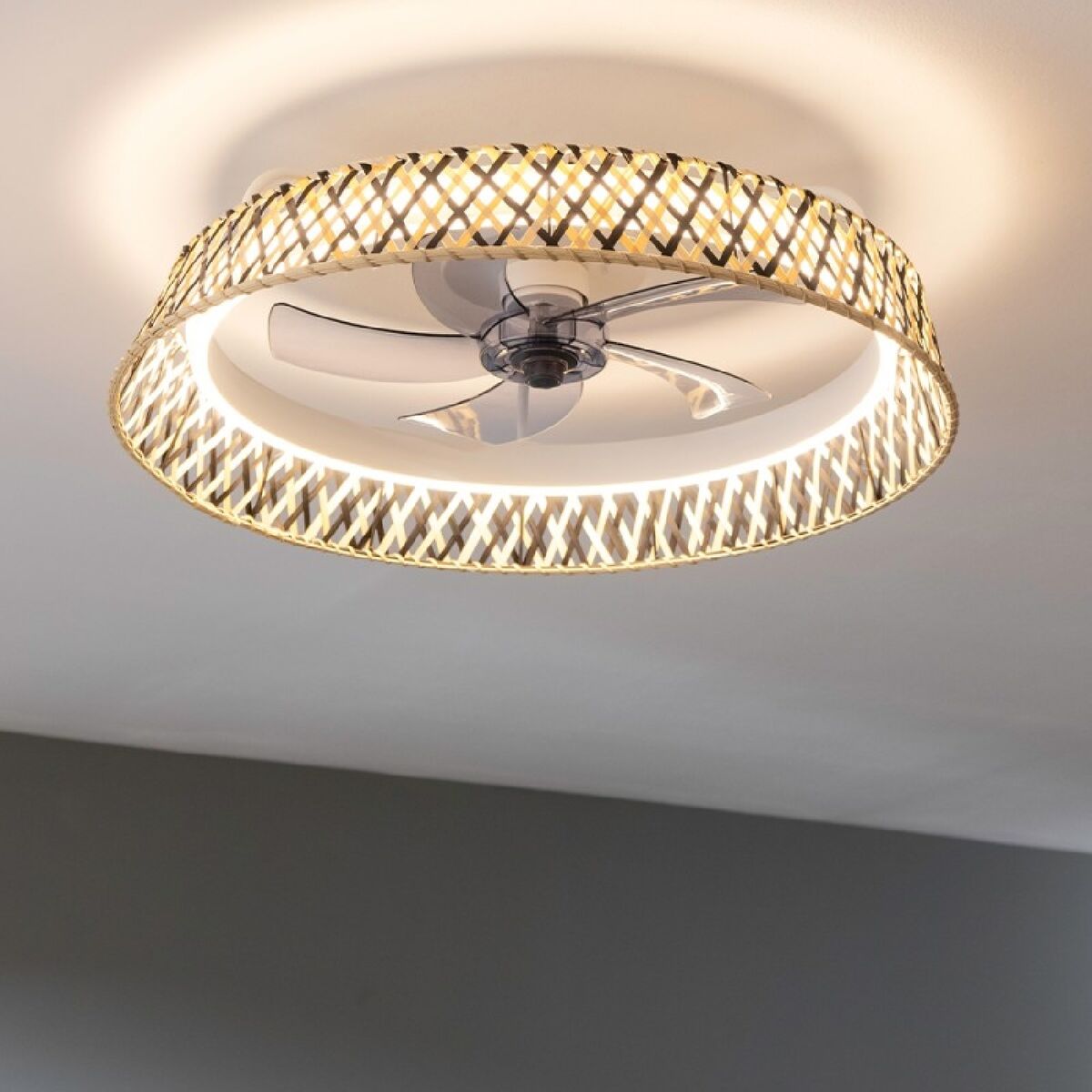 Takfläkt med belysning Cecotec EnergySilence LampAero 610 Natural Design 20 W 45 W finns hos Aktivcamping