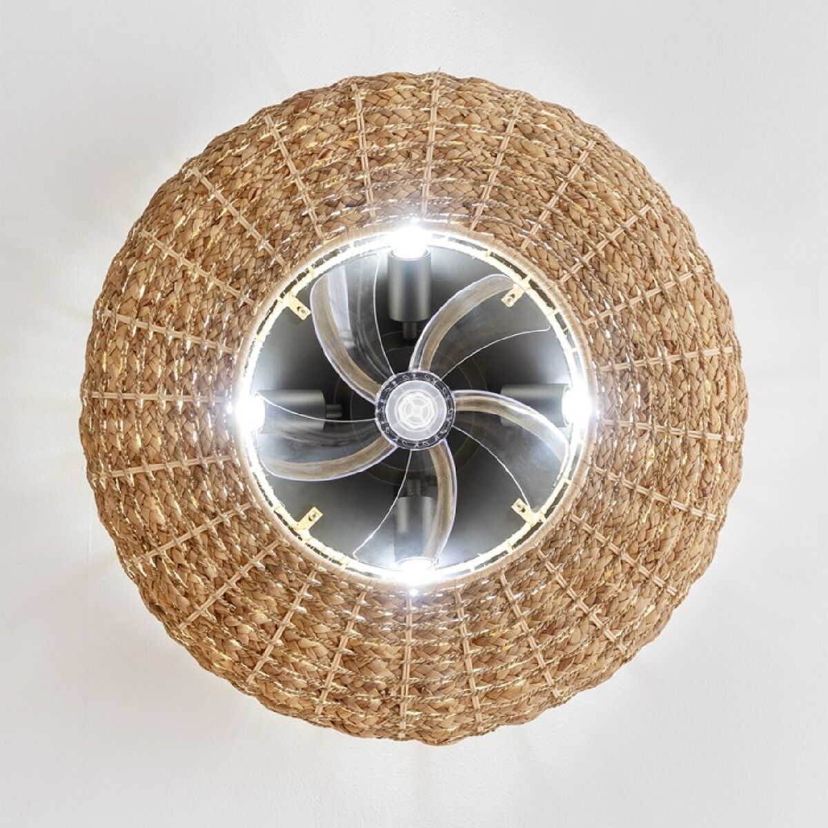 Takfläkt med belysning Cecotec EnergySilence LampAero 650 20 W 70 W finns hos Aktivcamping