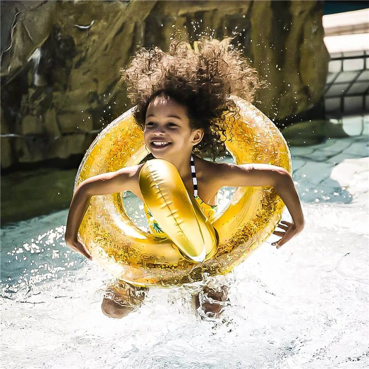 Uppblåsbar flytring Swim Essentials Glitter 70 cm finns hos Aktivcamping