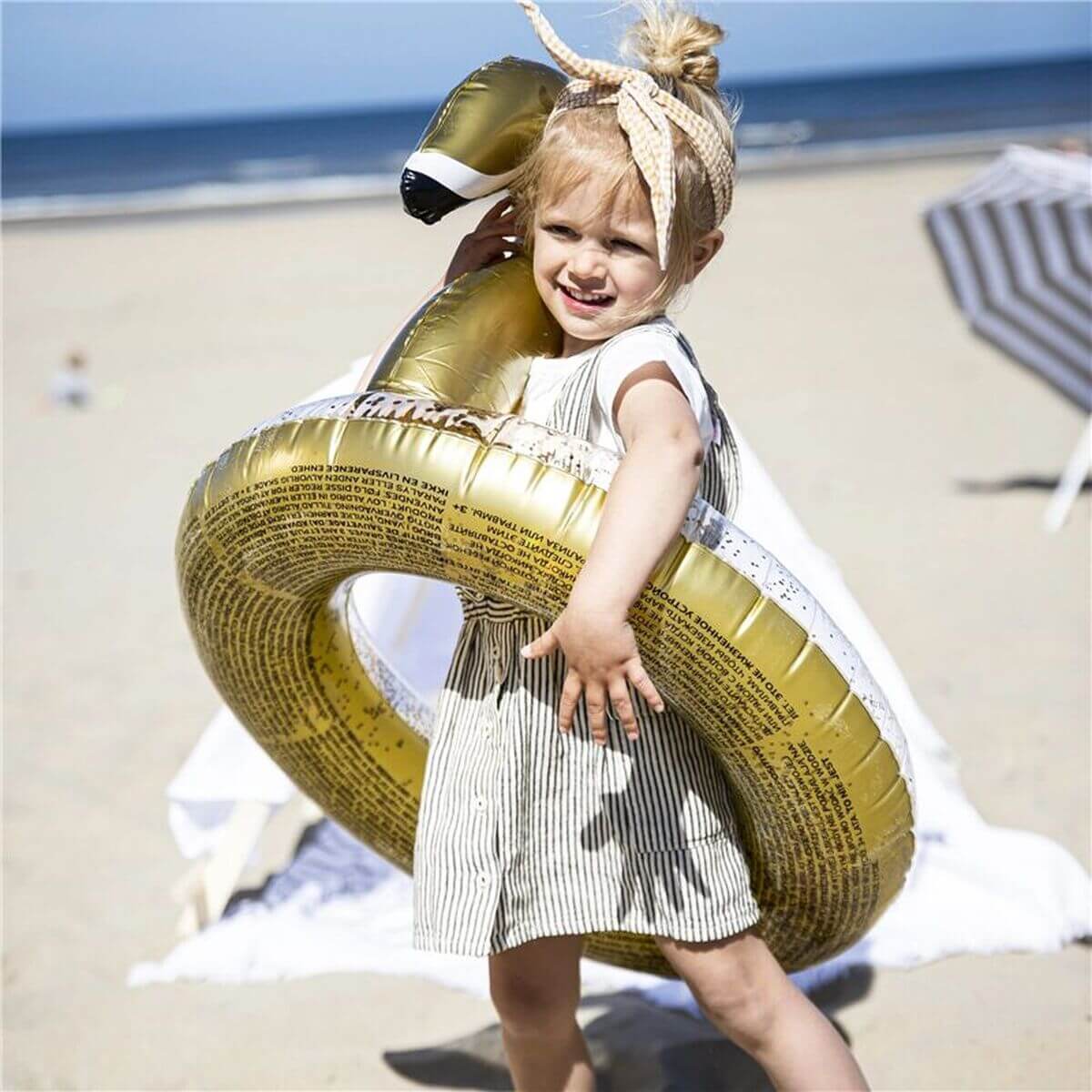 Uppblåsbar flytring Swim Essentials Glitter 70 cm finns hos Aktivcamping