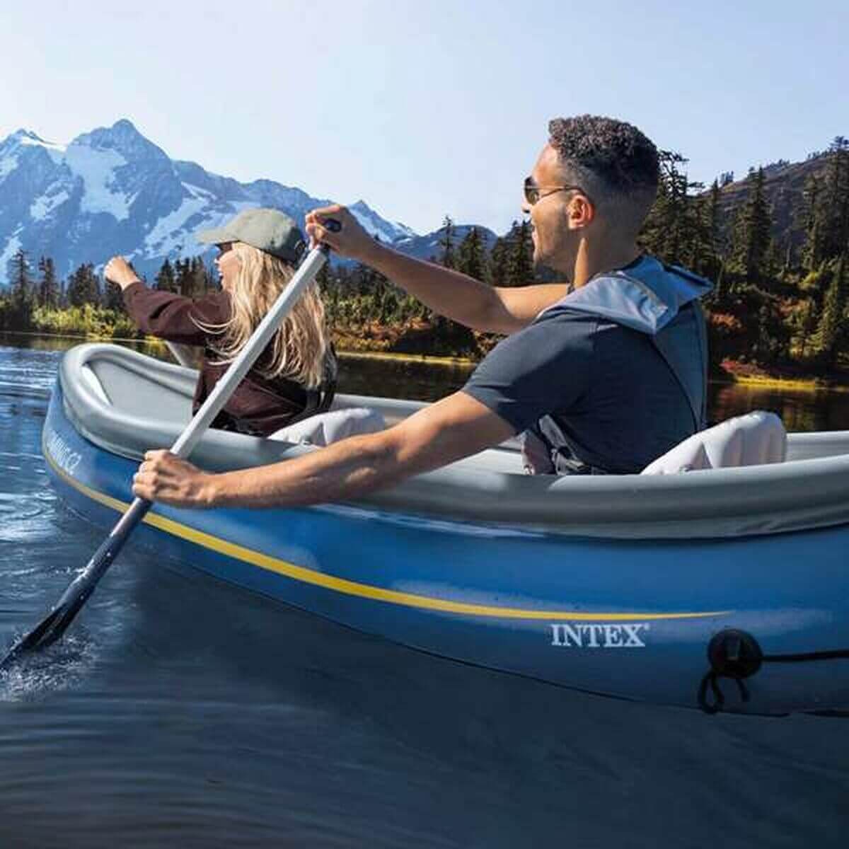 Uppblåsbar kanot Intex Wyoming C2 307 x 89 x 53 cm finns hos Aktivcamping