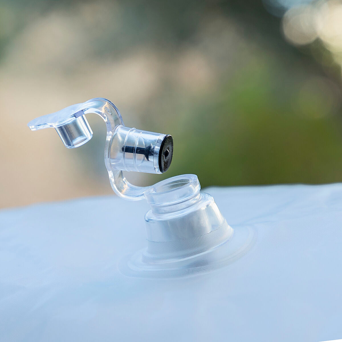 Uppblåsbar stol med flerfärgad LED och fjärrkontroll Pulight InnovaGoods finns hos Aktivcamping