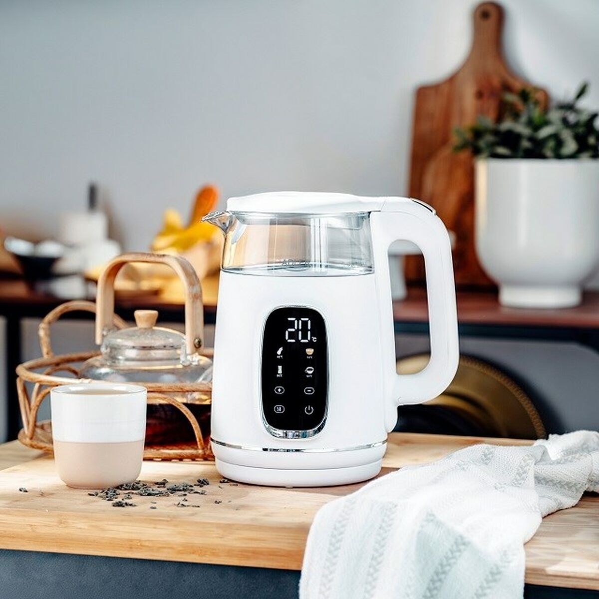 Vattenkokare Adler AD 1305ws Vit Silvrig 2200 W 1,7 L finns hos Aktivcamping