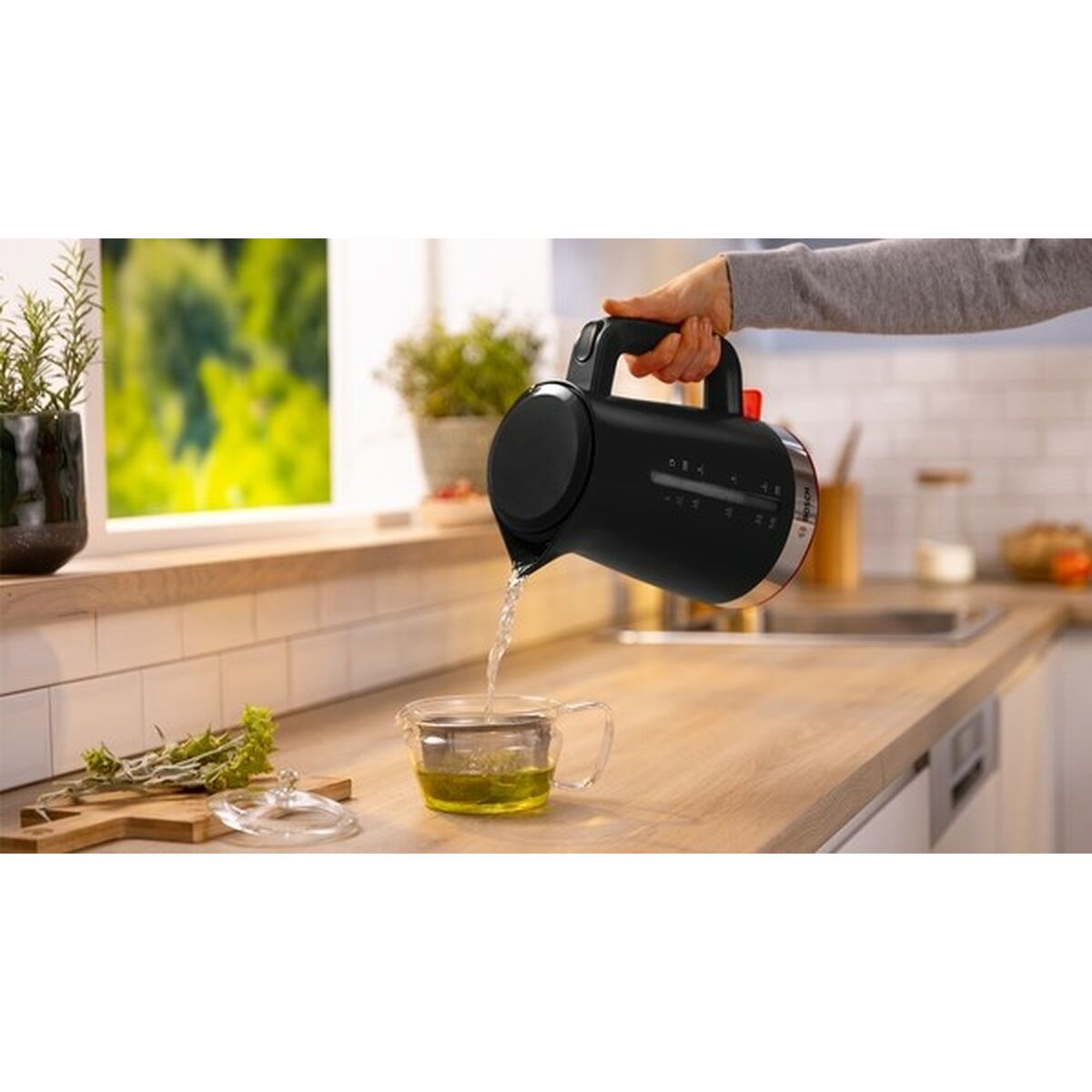 Vattenkokare BOSCH TWK4M223 Svart Plast 2400 W 1,7 L finns hos Aktivcamping
