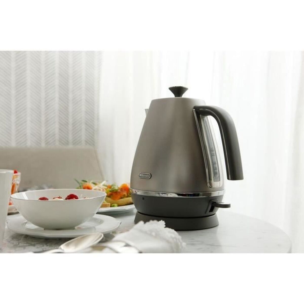 Vattenkokare DeLonghi KBI2001.S 2000 W 1,7 L Silvrig Krom Metall finns hos Aktivcamping