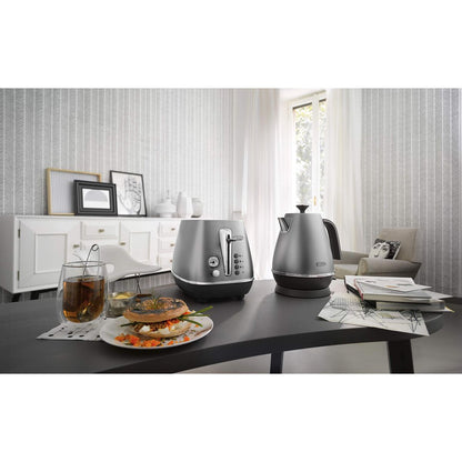 Vattenkokare DeLonghi KBI2001.S 2000 W 1,7 L Silvrig Krom Metall finns hos Aktivcamping