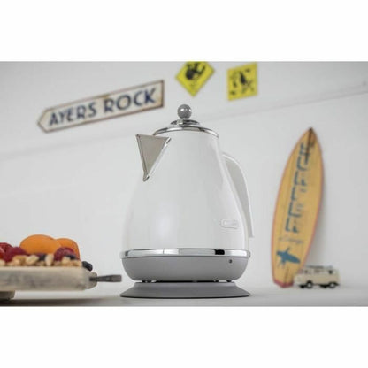 Vattenkokare DeLonghi Vit Rostfritt stål 1,7 L 2000 W finns hos Aktivcamping
