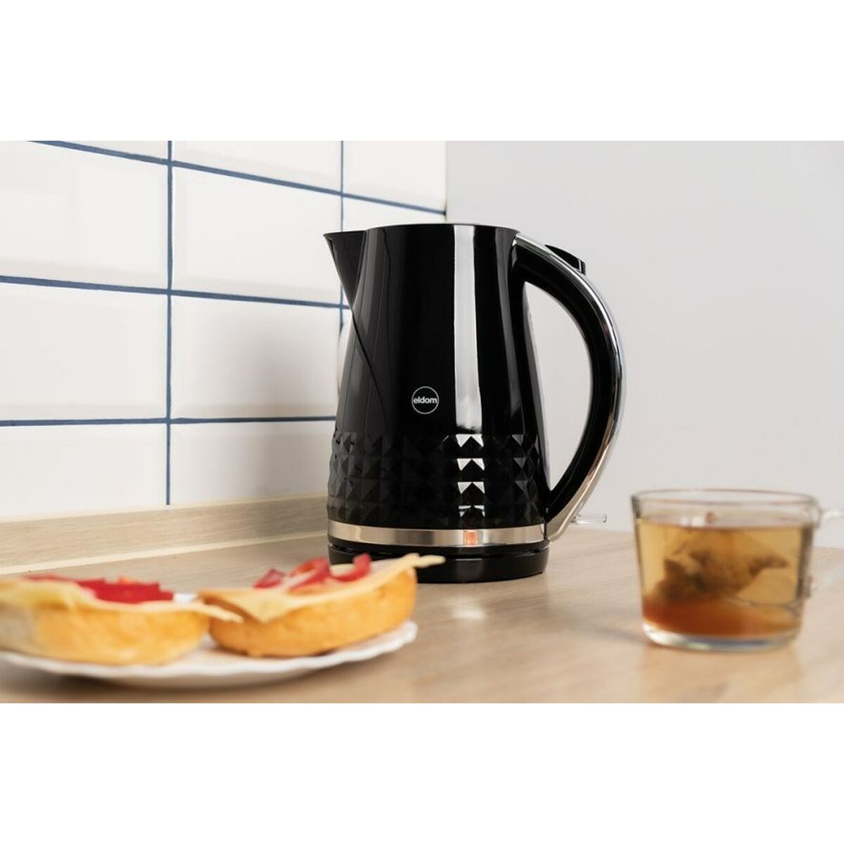 Vattenkokare Eldom C270C Svart 2000 W 2150 W 1,5 L - finns hos Aktivcamping