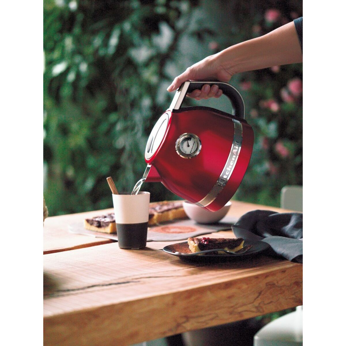 Vattenkokare KitchenAid 5KEK1522EER Röd 2400 W 1,5 L - finns hos Aktivcamping