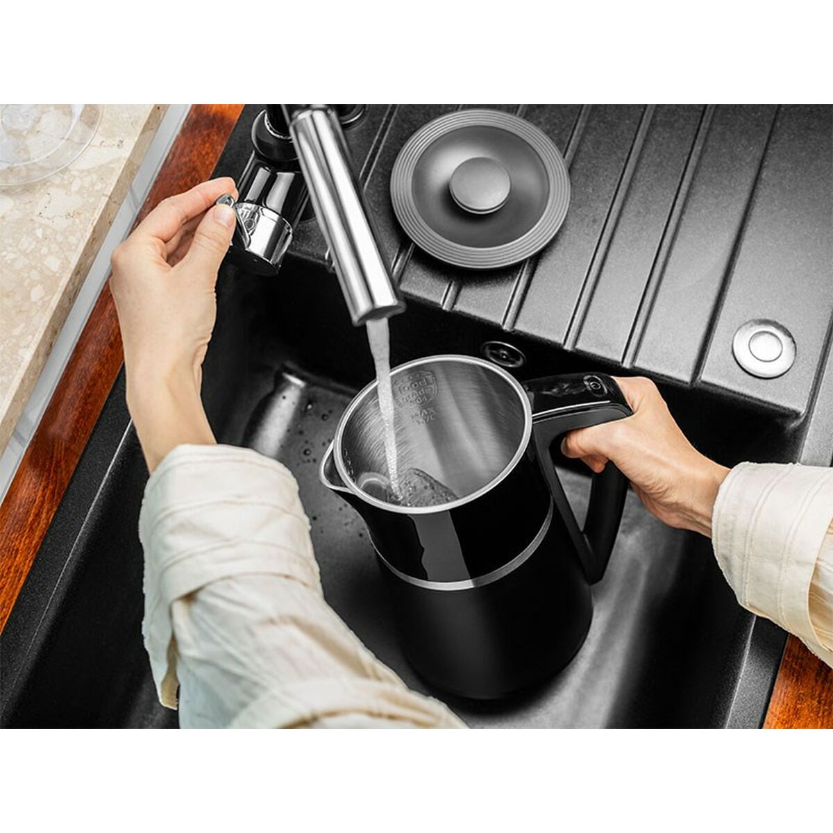 Vattenkokare Lafe LAFCZA47290 Svart Rostfritt stål 2200 W 1,7 L finns hos Aktivcamping