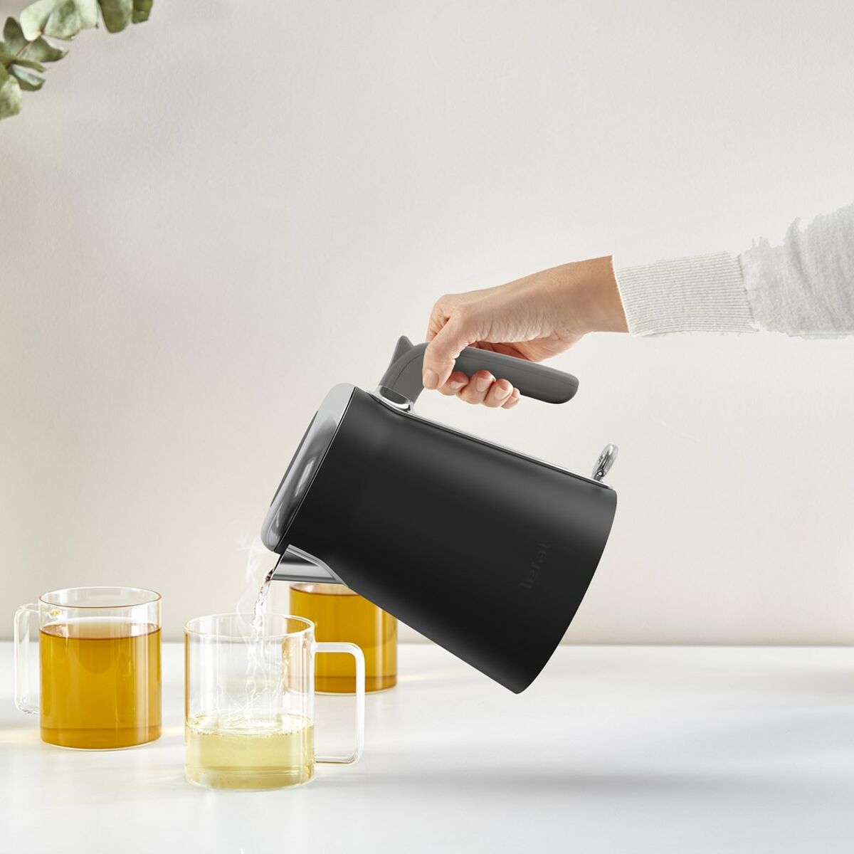 Vattenkokare Tefal KI6668E0 Svart Rostfritt stål 2400 W 1,7 L finns hos Aktivcamping