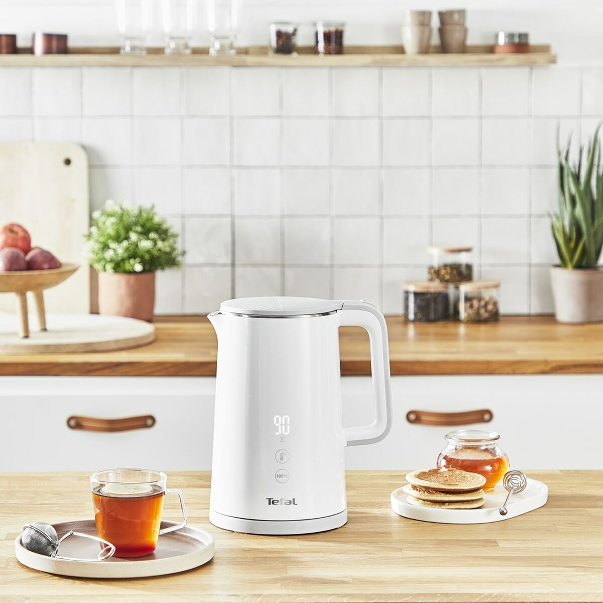 Vattenkokare Tefal KO693110 Vit 1800 W 1,5 L finns hos Aktivcamping