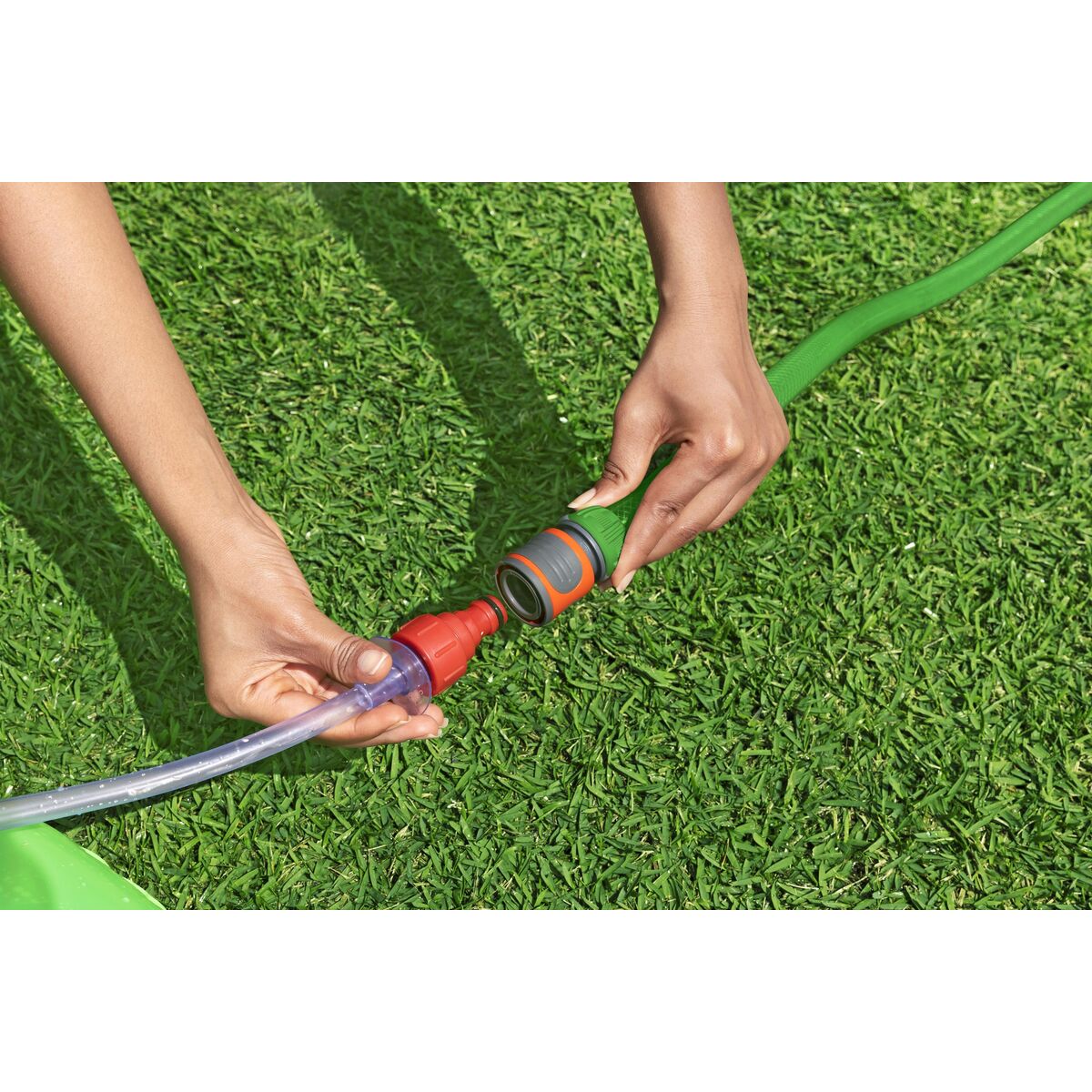 Vattensprinkler och sprutleksak Bestway Plast 244 x 84 x 198 cm finns hos Aktivcamping