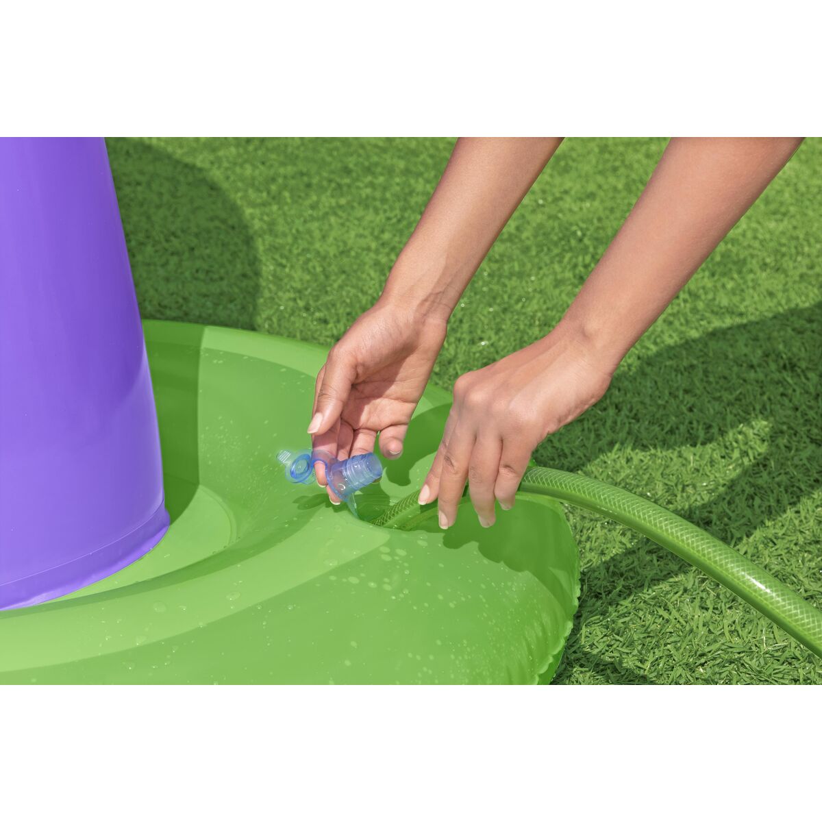 Vattensprinkler och sprutleksak Bestway Plast 244 x 84 x 198 cm finns hos Aktivcamping